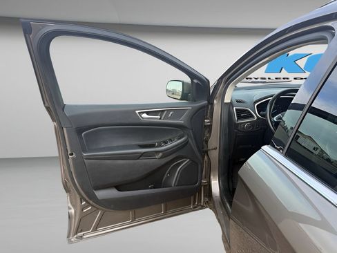 Used 2019 Ford Edge SEL w/ Equipment Group 201A image 9