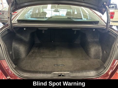 Used 2024 Nissan Altima 2.5 SV AWD/4WD image 6