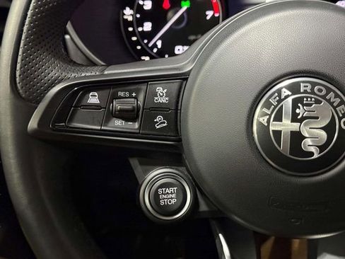 Used 2022 Alfa Romeo Stelvio Ti image 17