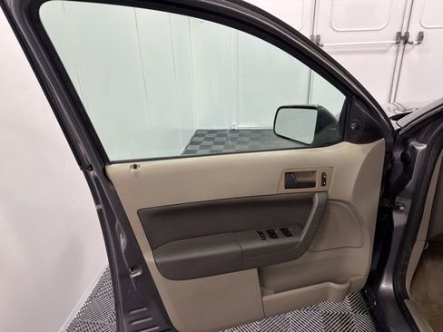 Used 2011 Ford Focus SE w/ 201A Rapid Spec Order Code image 14