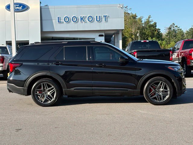 Used 2025 Ford Explorer ST RWD image 6