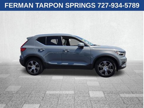 Certified 2022 Volvo XC40 T4 Inscription FWD image 10