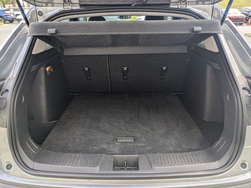 Used 2025 Chevrolet Trax LT w/ LT Convenience Package image 27