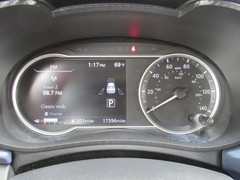 Used 2024 Nissan Versa SV image 33