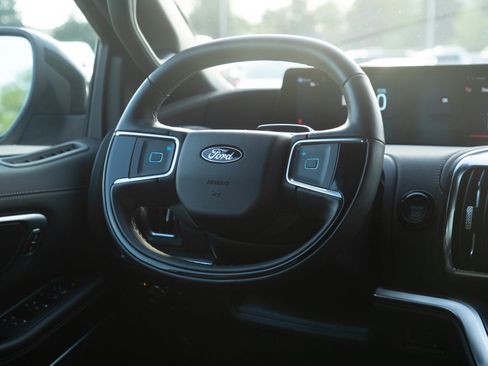 Used 2025 Ford Expedition Platinum w/ Stealth Performance Package AWD/4WD image 14