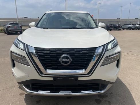 Used 2023 Nissan Rogue Platinum w/ Platinum Premium Package FWD image 2