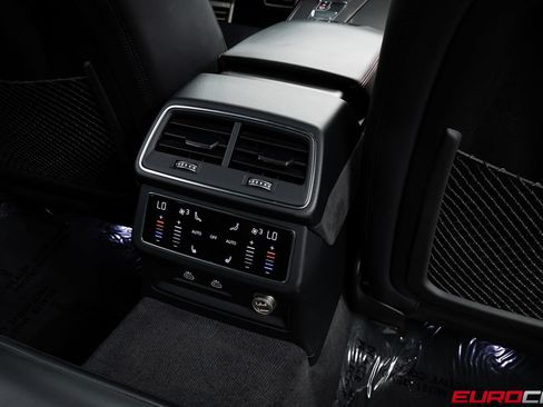 Used 2023 Audi RS 6 AWD/4WD image 39