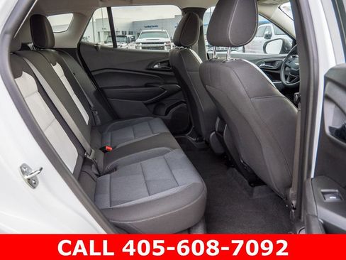 Used 2026 Chevrolet Trax LS w/ Driver Confidence Package FWD image 18
