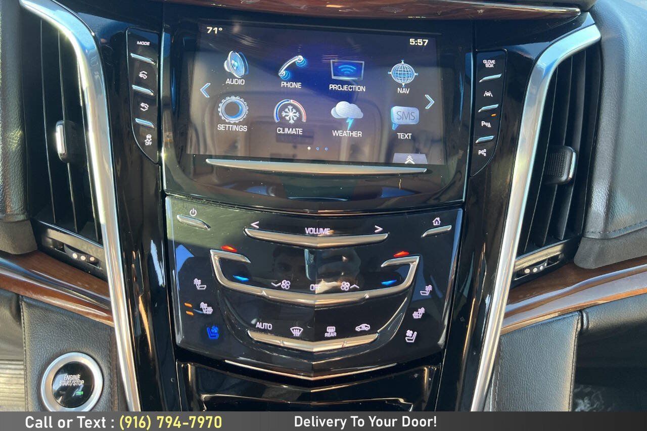 Used 2017 Cadillac Escalade ESV Luxury AWD/4WD image 20