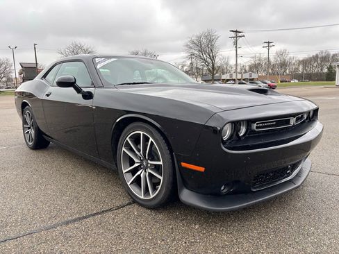 Used 2023 Dodge Challenger GT w/ Plus Package image 8