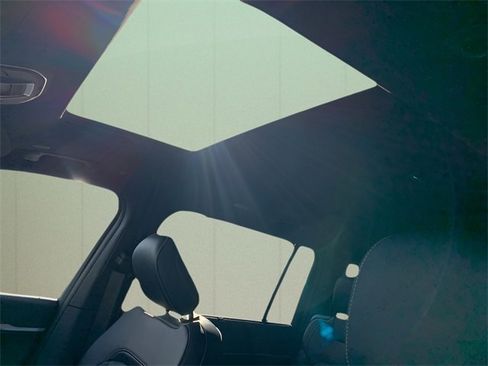 New 2025 Jeep Grand Cherokee L Limited w/ Luxury Tech Group II image 30