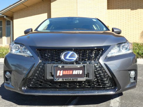 Used 2017 Lexus CT 200h image 16