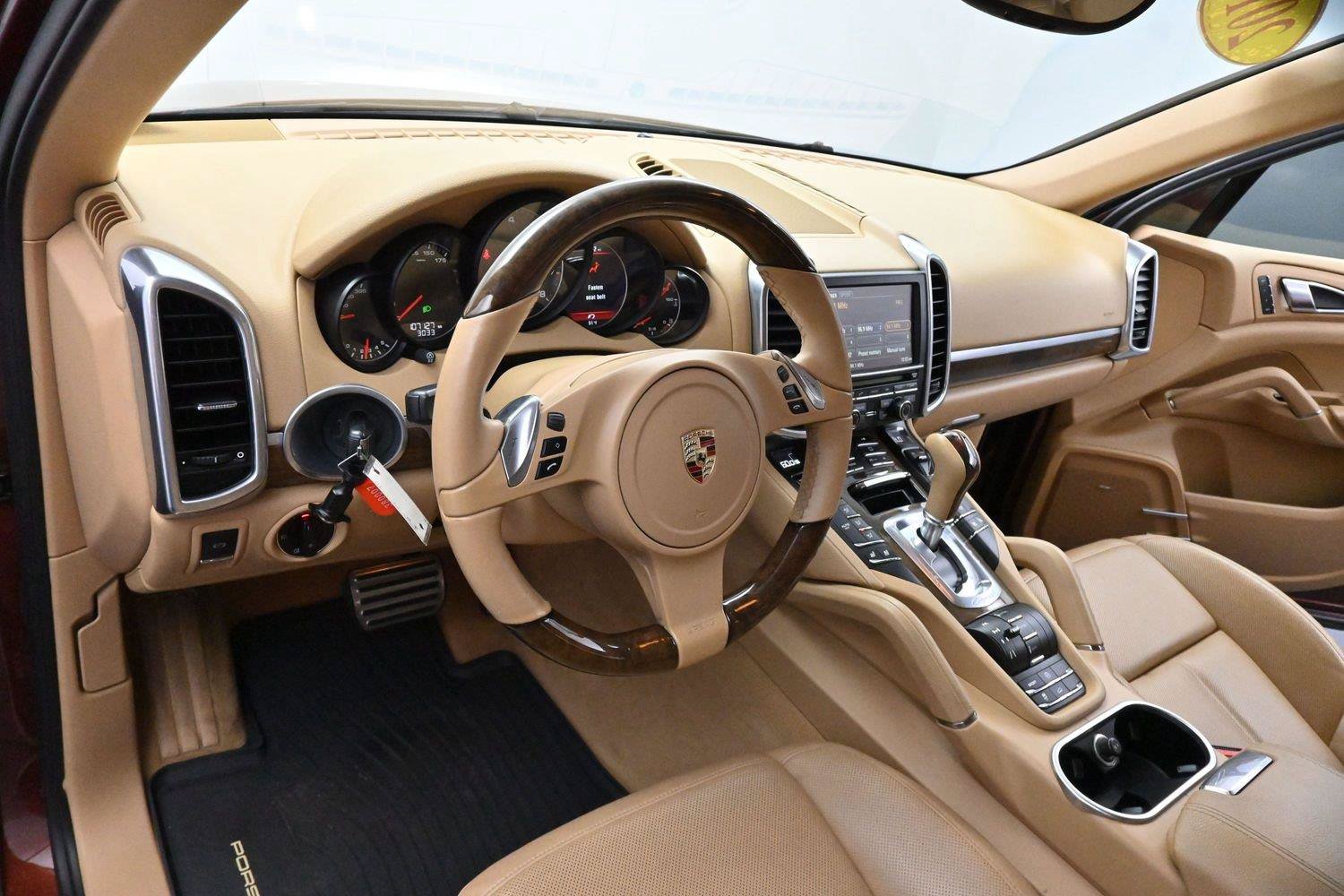 Used 2012 Porsche Cayenne S AWD/4WD image 16