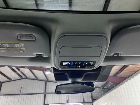 Used 2025 Ford Expedition Platinum AWD/4WD image 30