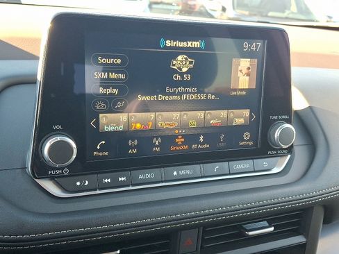 Used 2023 Nissan Rogue SV image 16