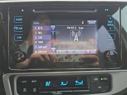 Used 2019 Toyota Corolla LE w/ Carpet Mat Package (TMS) image 20