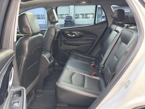 Used 2022 GMC Terrain AT4 w/ Infotainment Package II image 19