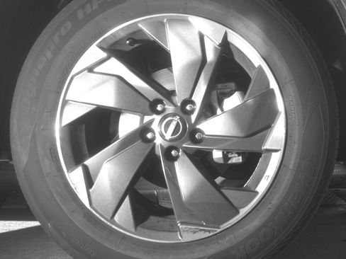 Used 2025 Nissan Rogue SV AWD/4WD image 13