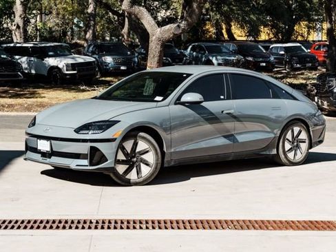 New 2025 Hyundai Ioniq 6 SE RWD image 1