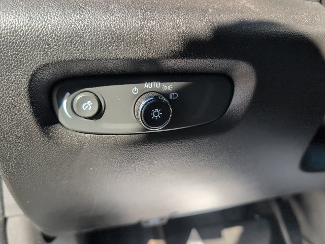 Used 2022 Chevrolet Traverse Premier w/ LPO, Floor Liner Package FWD image 18
