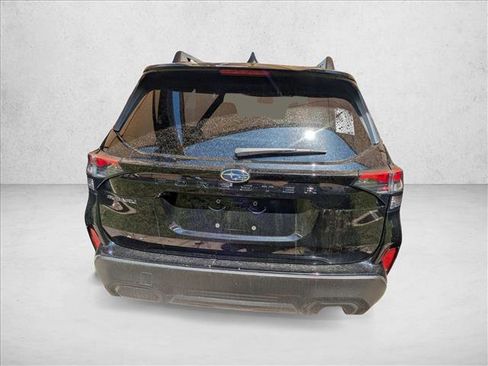 Used 2025 Subaru Forester Premium AWD/4WD image 5