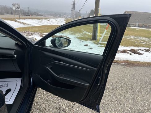 Used 2020 MAZDA MAZDA3 Select 4dr Sedan image 30