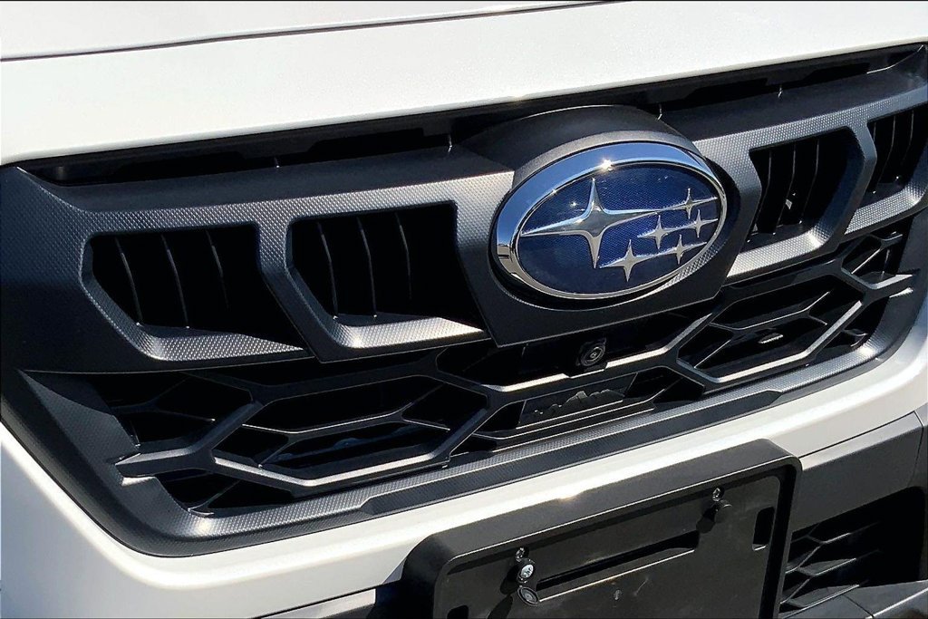 Used 2025 Subaru Outback Wilderness AWD/4WD image 32