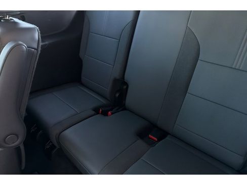 Used 2024 GMC Acadia AT4 w/ Luxury Package AWD/4WD image 17