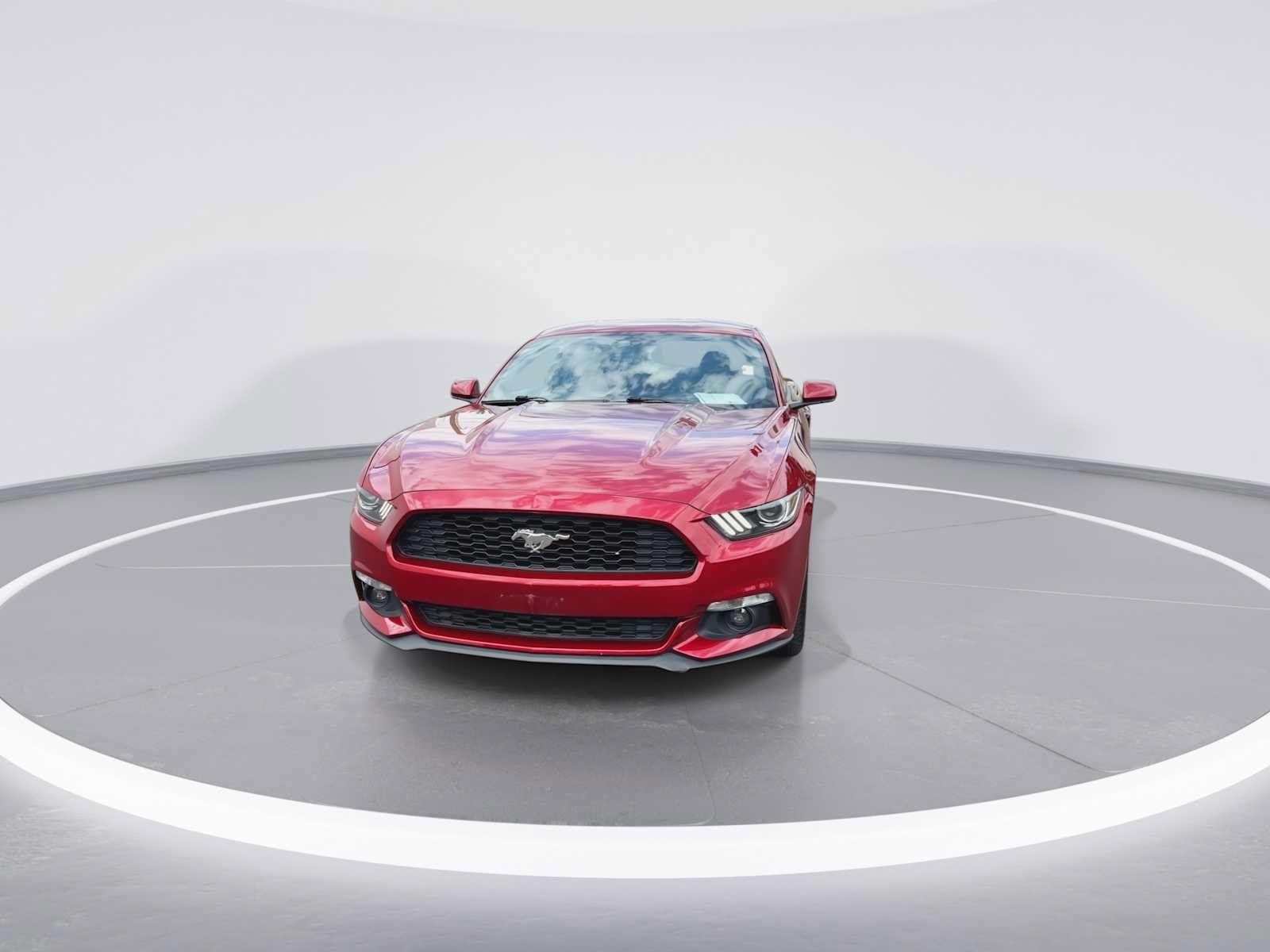 Used 2016 Ford Mustang Coupe RWD image 3