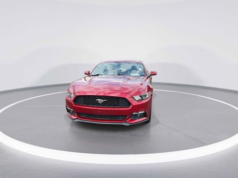 Used 2016 Ford Mustang Coupe RWD image 3