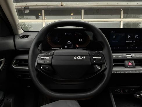 Used 2025 Kia K4 FWD image 33