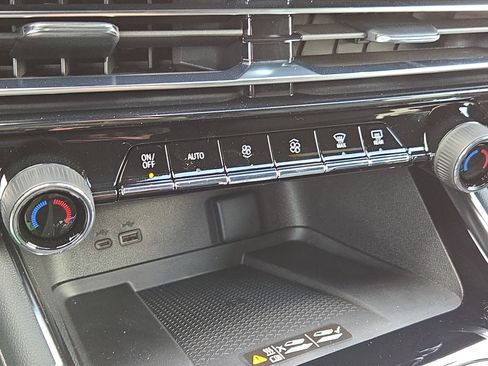 New 2026 Chevrolet Traverse LT w/ Driver Confidence Package image 30