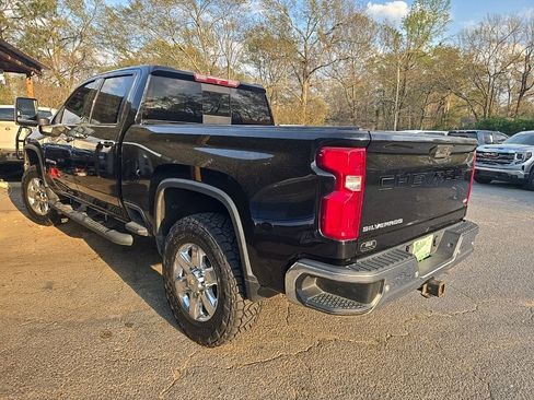 Used 2021 Chevrolet Silverado 2500 LTZ w/ LTZ Plus Package image 2