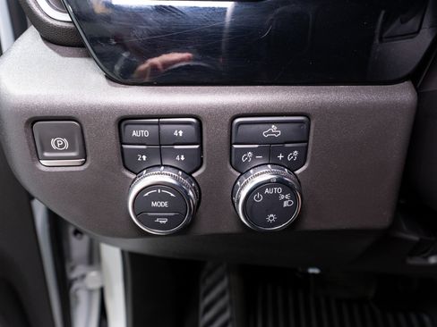 Used 2024 GMC Sierra 1500 SLE w/ X31 Off-Road Package AWD/4WD image 27
