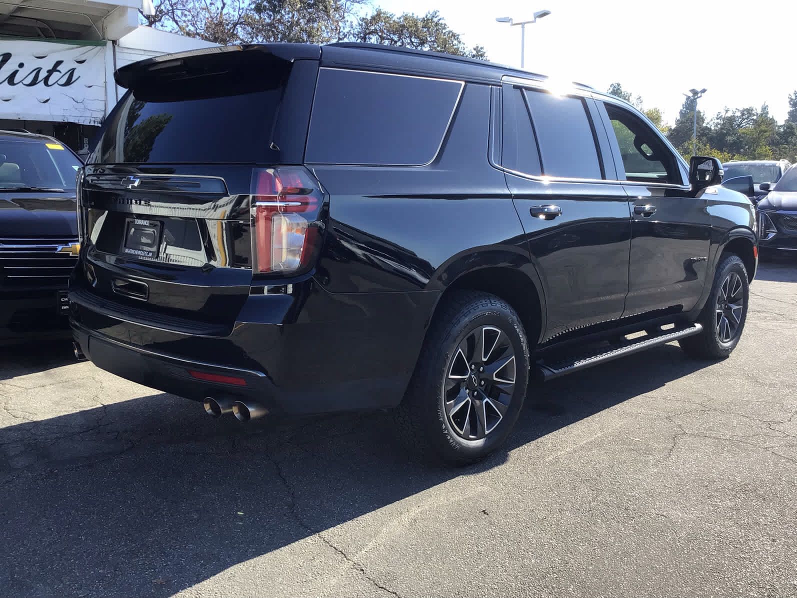 Used 2022 Chevrolet Tahoe Z71 w/ Z71 Off-Road Package AWD/4WD image 4