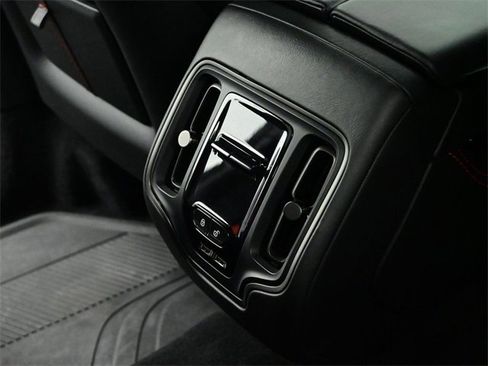 Used 2021 Aston Martin DBX image 26