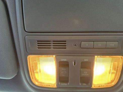 Used 2020 Honda CR-V Touring image 39