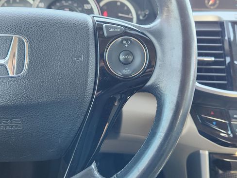 Used 2017 Honda Accord EX-L image 33