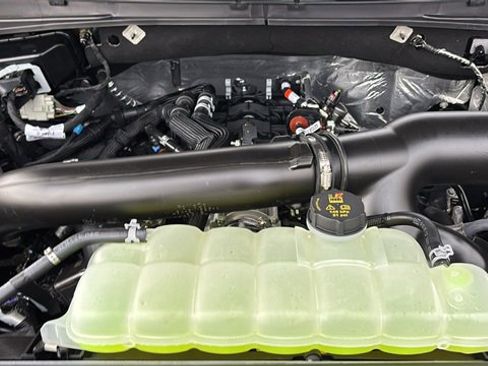 New 2025 Ford Expedition Active image 33