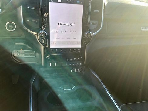 Used 2024 RAM 3500 Laramie w/ Night Edition image 31