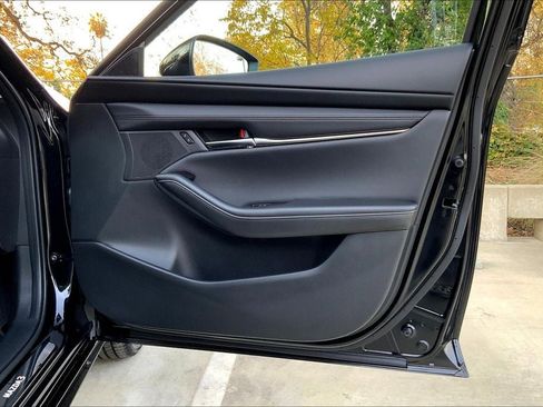 Used 2025 MAZDA MAZDA3 s image 28