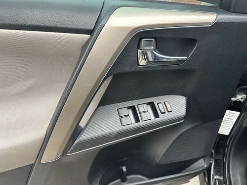 Used 2014 Toyota RAV4 XLE image 22