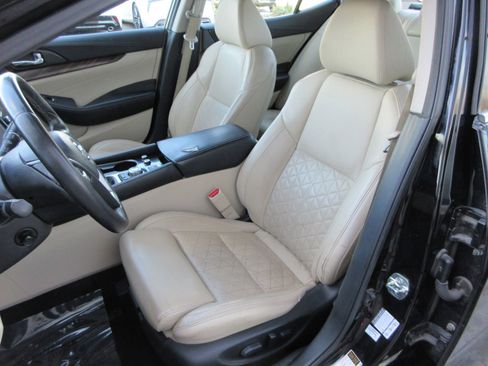 Used 2016 Nissan Maxima Platinum image 32