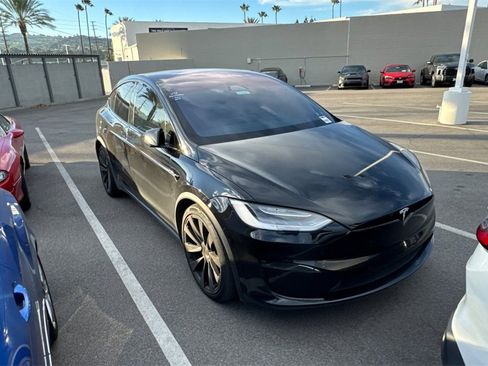 Used 2022 Tesla Model X Plaid image 2