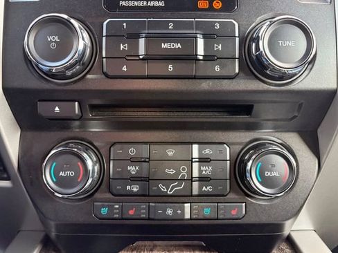 Used 2017 Ford F350 Lariat w/ Lariat Ultimate Package image 37