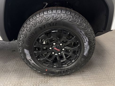 New 2026 GMC Canyon Elevation image 13