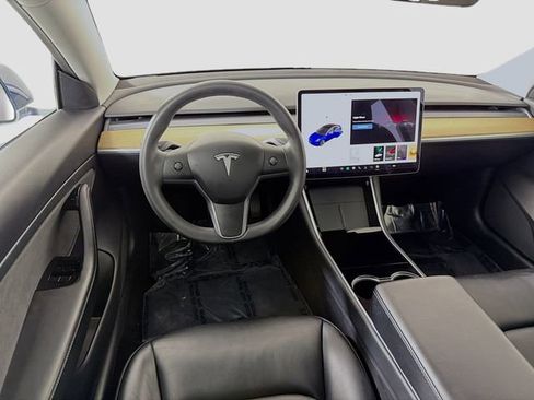 Used 2020 Tesla Model 3 Standard Range RWD image 24