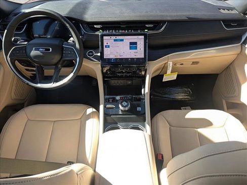 New 2025 Jeep Grand Cherokee Limited image 15