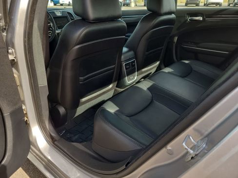 Used 2015 Chrysler 300 Limited RWD image 20