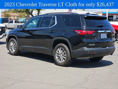 Used 2023 Chevrolet Traverse LT FWD image 5